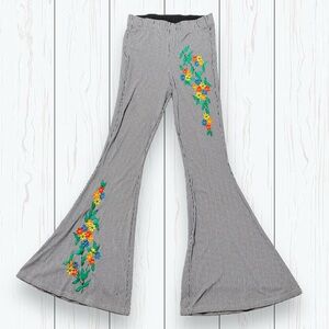 JUDITH MARCH Flare Leg Pants | Large
